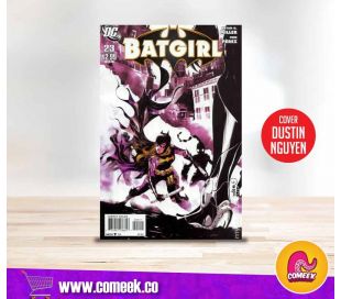 Batgirl número 23 portada de Dustin Nguyen